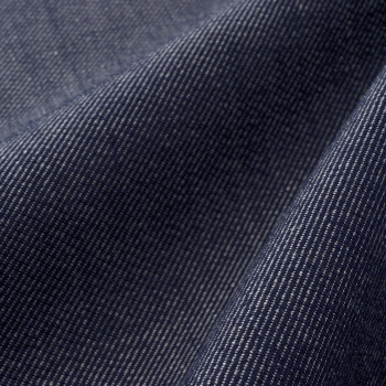 Kowa specializes in developing fabrics rooted in Japanese weaving and processing techniques
